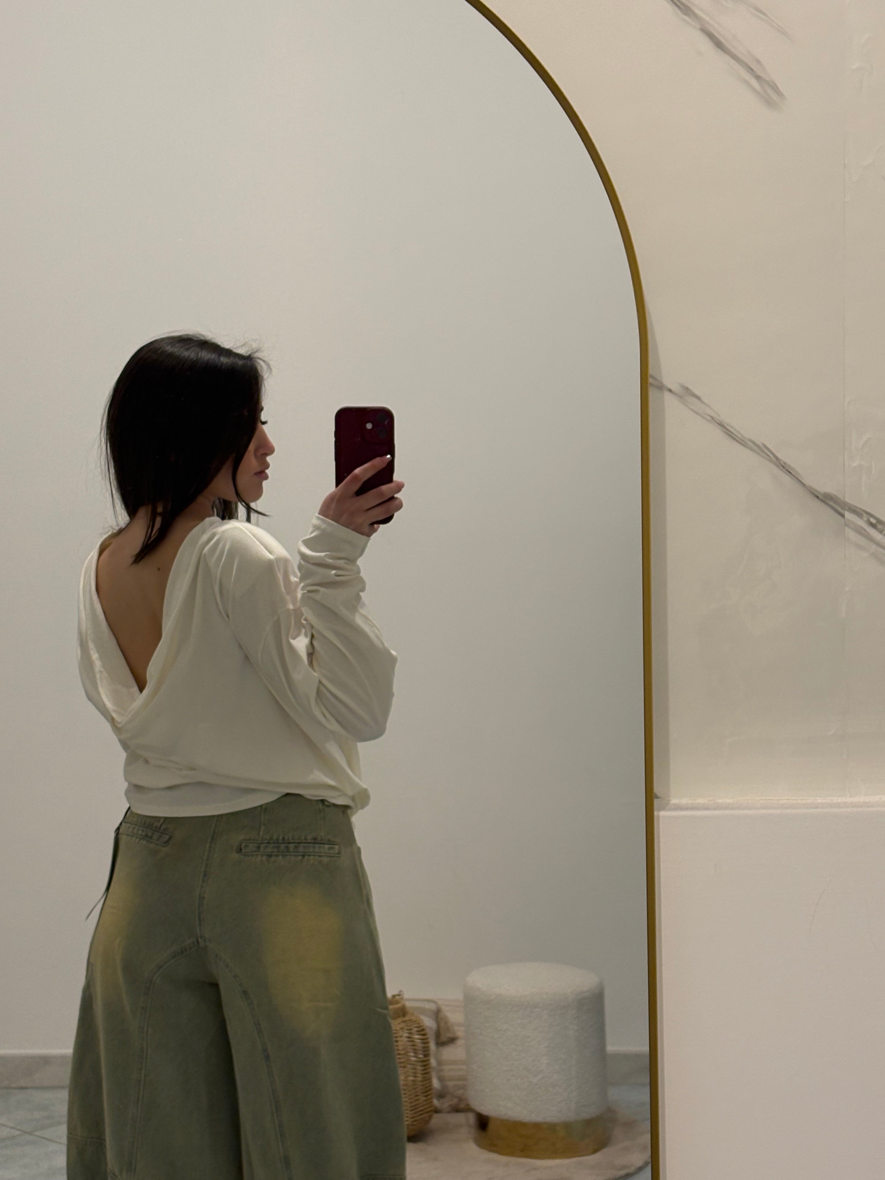 Shirt con scollo dietro