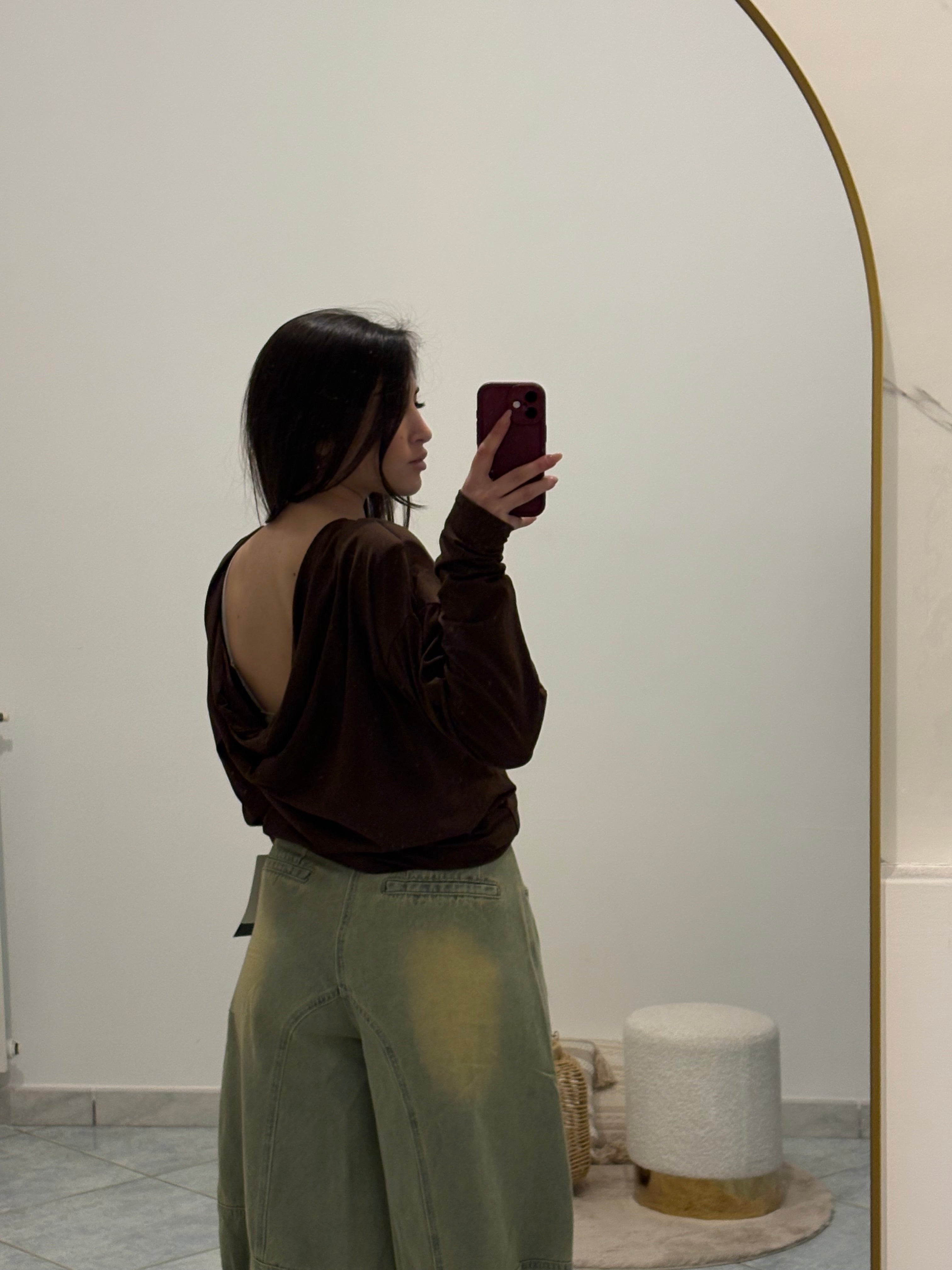 Shirt con scollo dietro