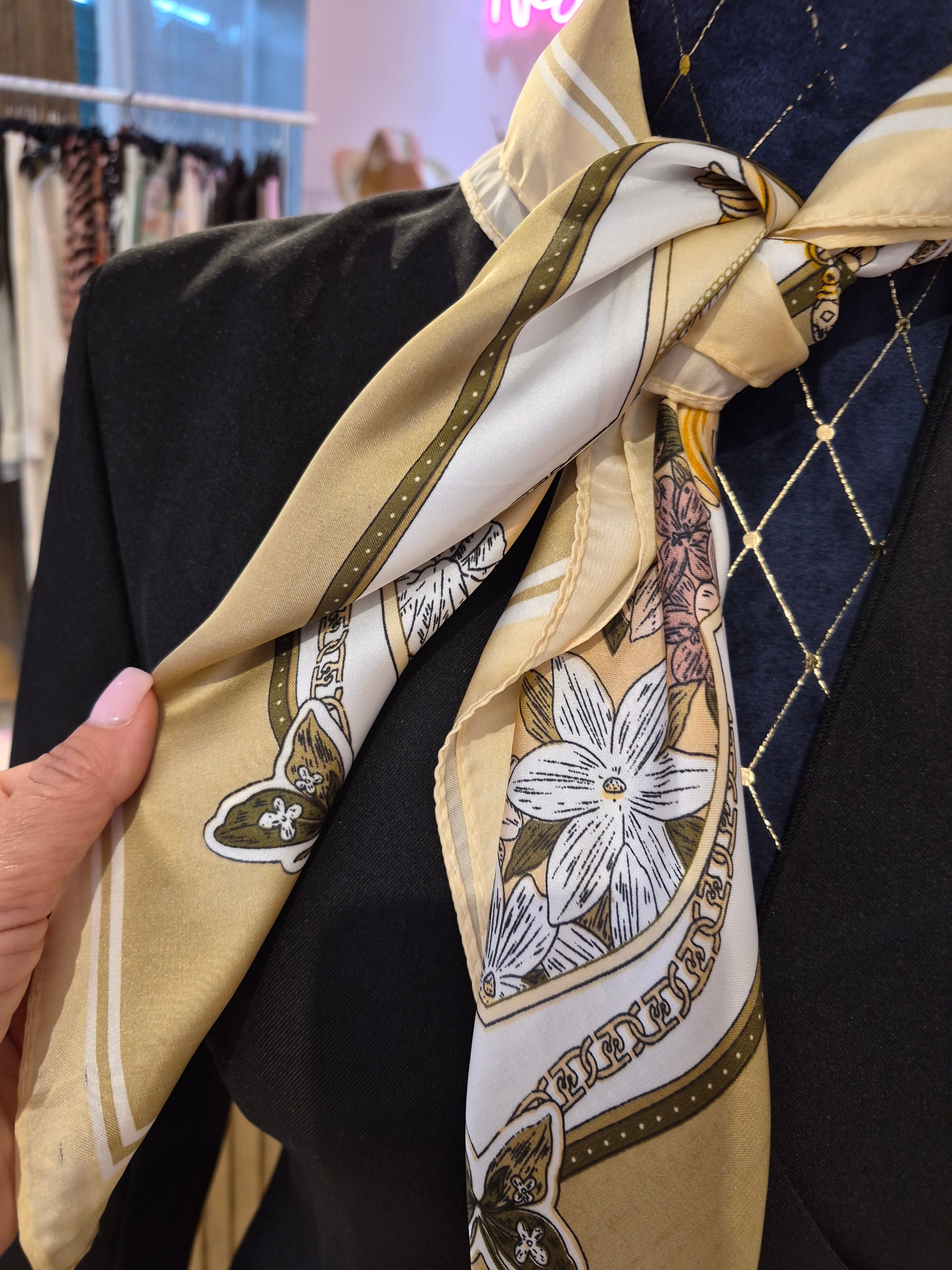Foulard fiorato